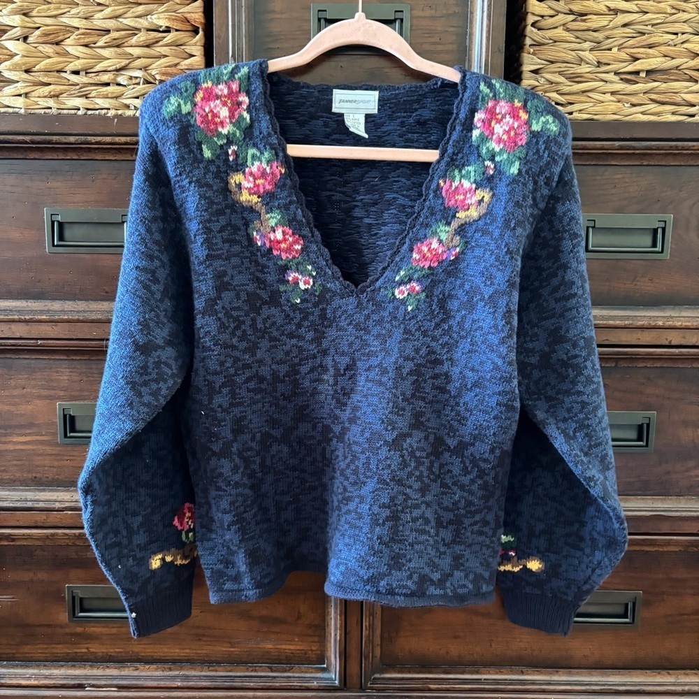 Vintage Tanner Sport Ramie Cotton mix floral v neck sweater in size L
